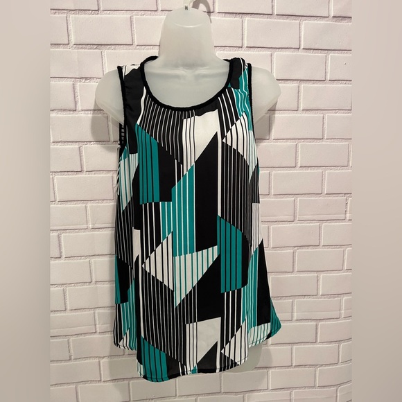 Women sleeveless top /size M - Picture 2 of 6